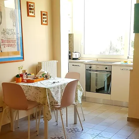 Apartment La Casetta Delle Rondini *